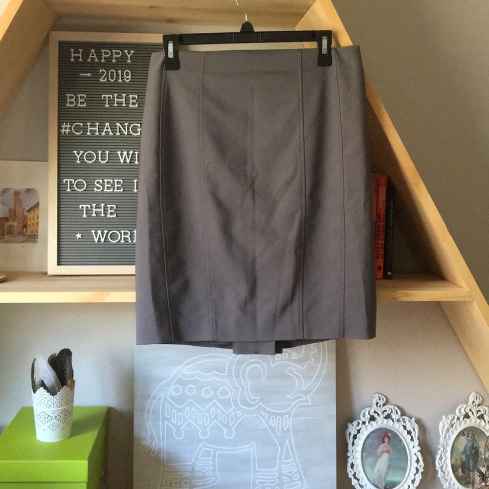 Grey pencil skirt